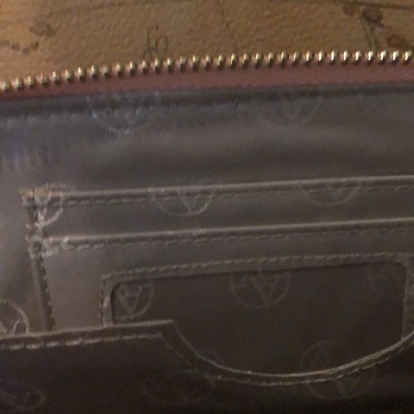 Phone Charger Wallet - Picture 5 of 7